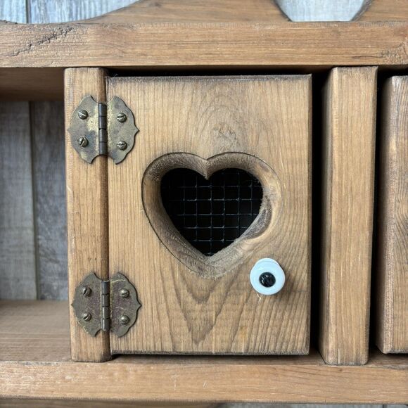 Vtg Wood Heart Door Wall Knick Knack Curio Trinket Shelf Knobs Cottage Farmhouse - Picture 3 of 12